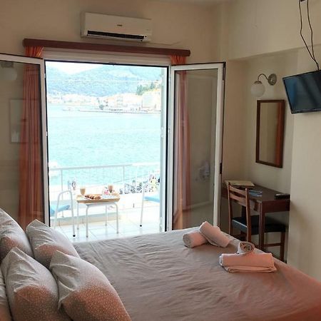 Hotel Papasotiriou กาลาทาส ภายนอก รูปภาพ