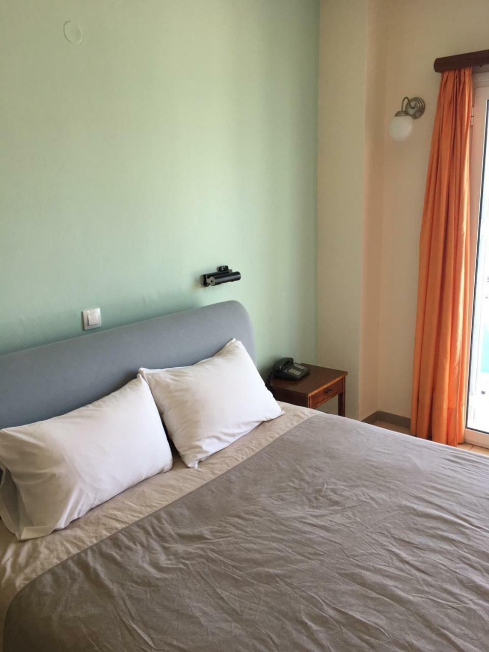 Hotel Papasotiriou กาลาทาส ภายนอก รูปภาพ