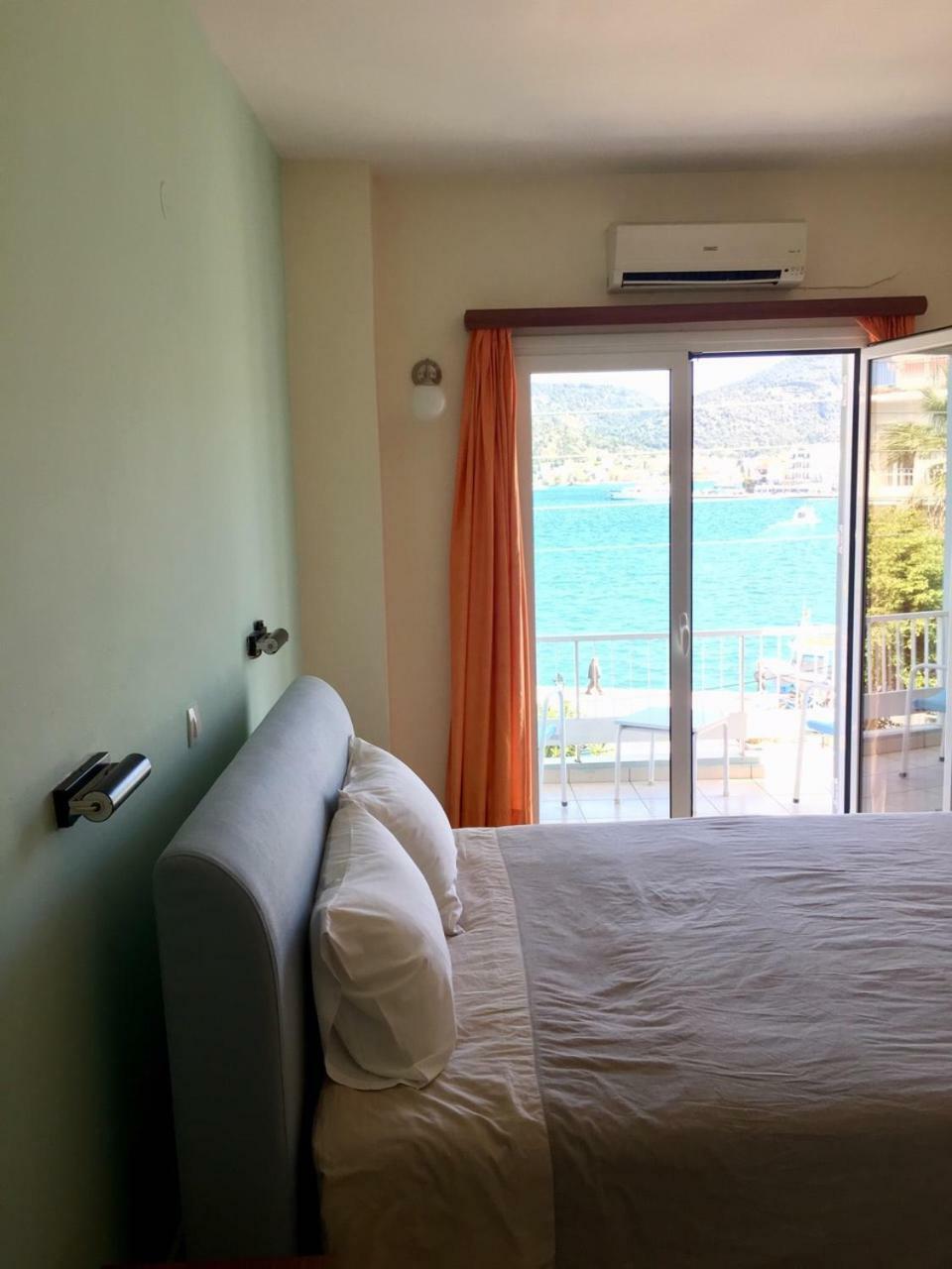 Hotel Papasotiriou กาลาทาส ภายนอก รูปภาพ